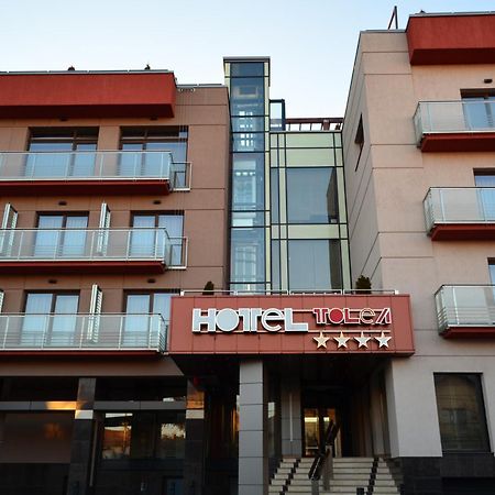 Hotel Tolea Targoviste Bagian luar foto
