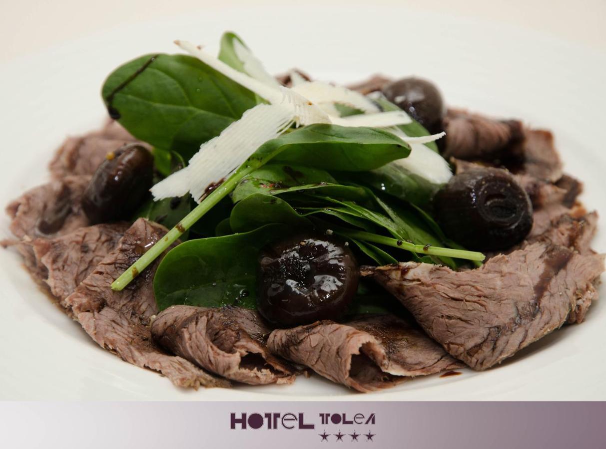 Hotel Tolea Targoviste Bagian luar foto