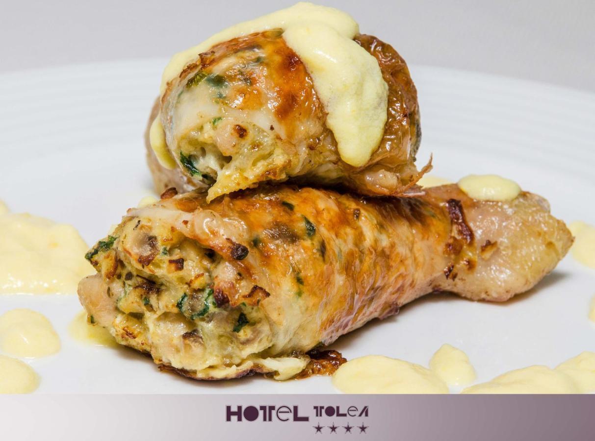 Hotel Tolea Targoviste Bagian luar foto