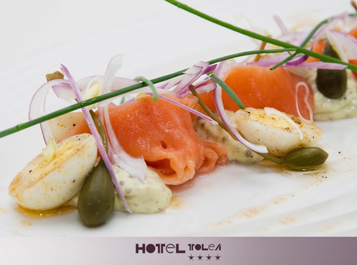 Hotel Tolea Targoviste Bagian luar foto