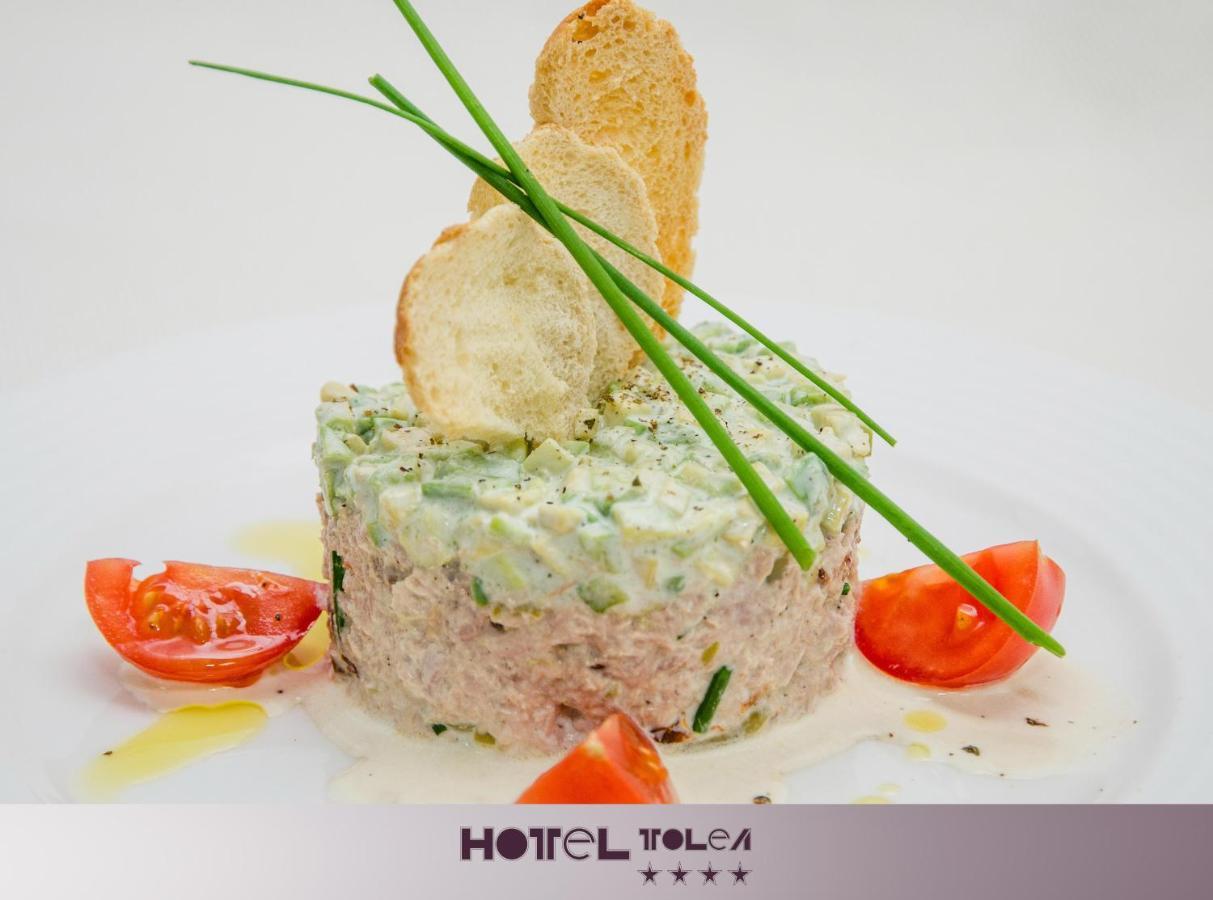 Hotel Tolea Targoviste Bagian luar foto