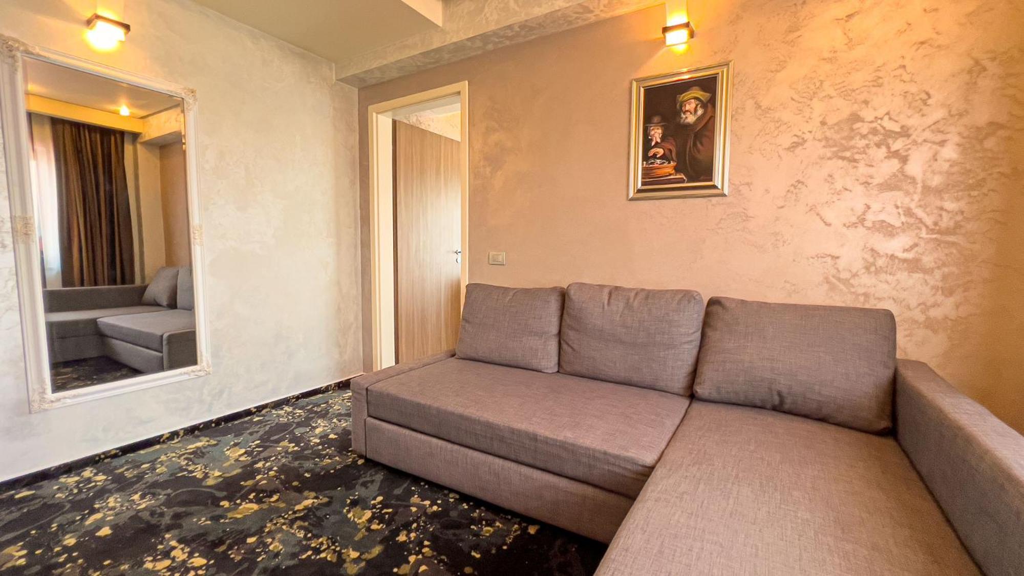 Hotel Tolea Targoviste Bagian luar foto